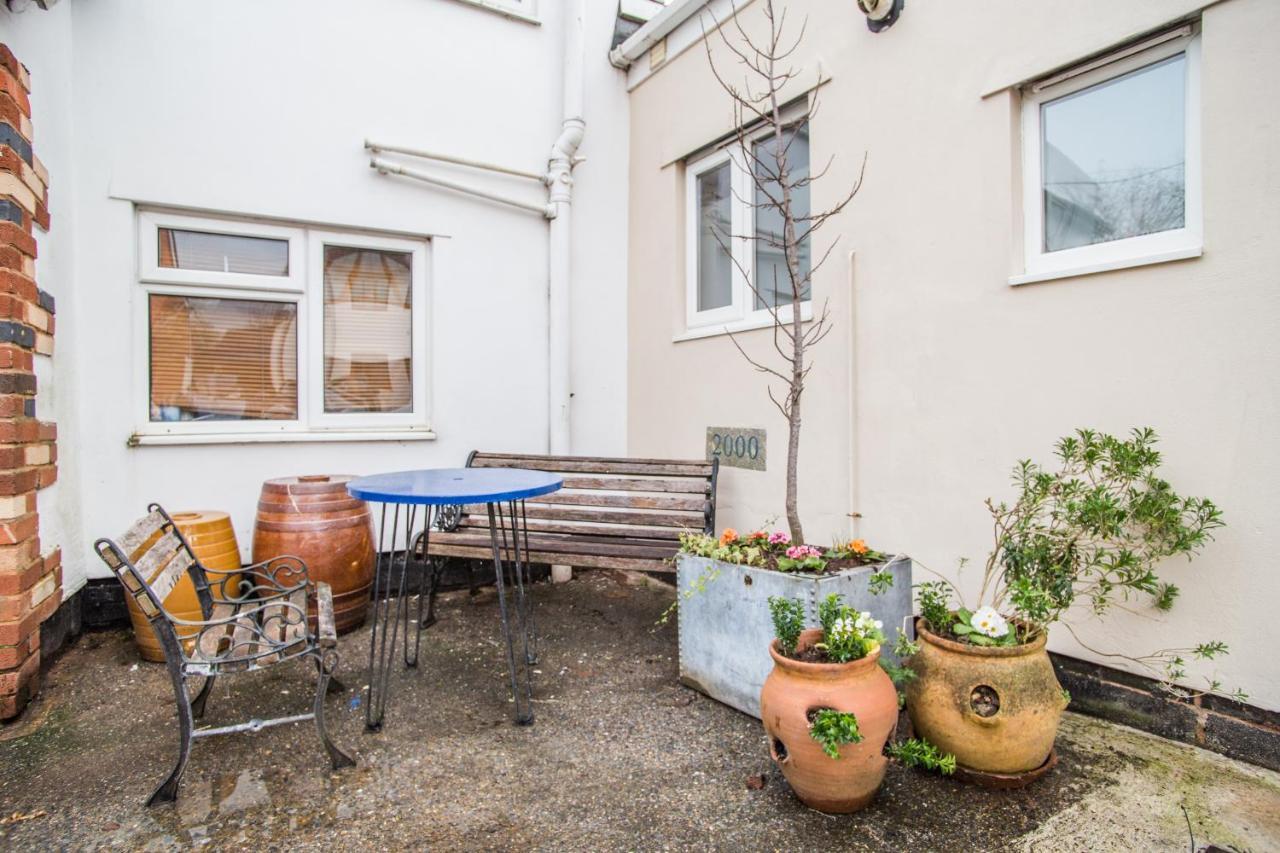 The Old Dairy Mill Street Apartment Crediton Exterior photo
